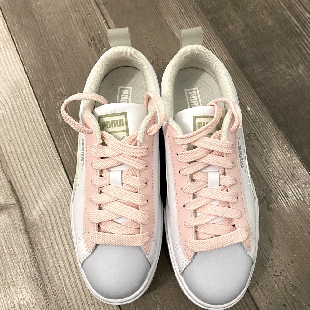 Puma platform sneakers. LIKE New!